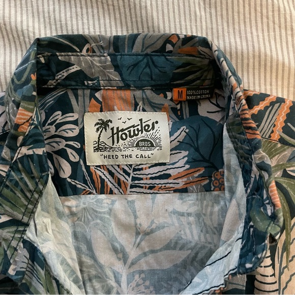 Fun Hawaiian short sleeve button down from Howler Bros. - Picture 2 of 4